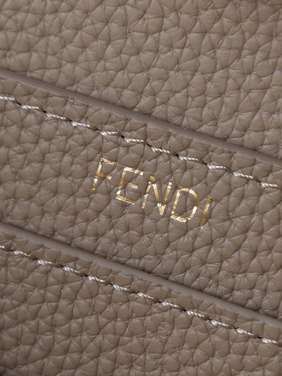 フェンディバッグ着用イメージ